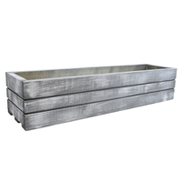 Dřevěný truhlík z masivu – šedý s bílou patinou, délka 70 cm
